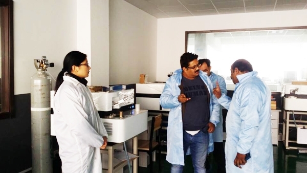 印度客戶(hù)到創(chuàng)想儀器參觀考察直讀光譜儀